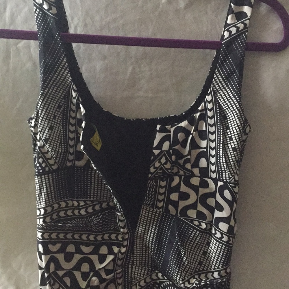 Dress - Picture 6 of 6